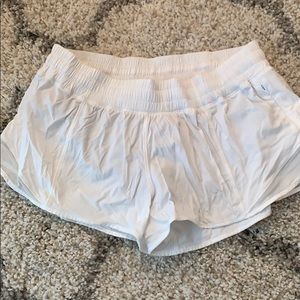 LuLu lemon Hotty Hot Short II 2.5"